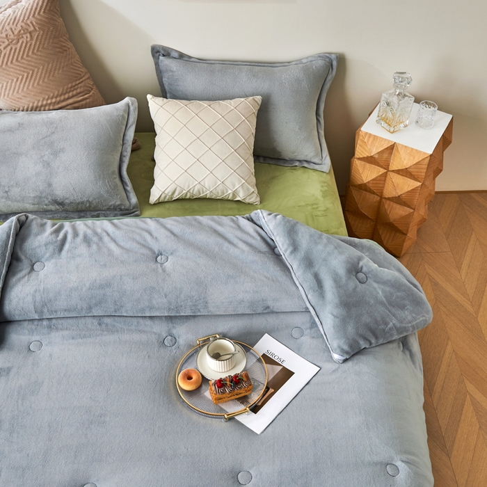 91家纺网 家纺一手货源 找家纺 法芙娜 2025新款牛奶绒懒人被 灰色