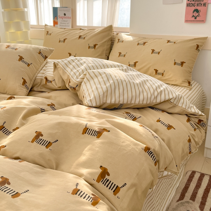 91家纺网 家纺一手货源 找家纺 2025新款全棉卡通小清新系列四件套 腊肠狗