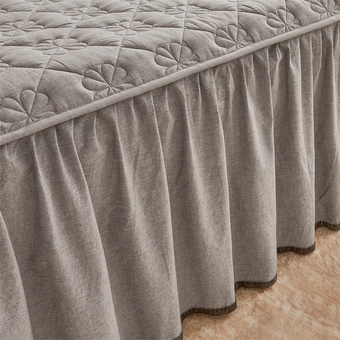 91家纺网 家纺一手货源 找家纺 3C 2024新款全棉水洗棉夹棉床裙-四叶草系列 四叶草-烟雾灰