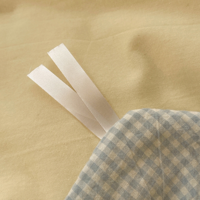 91家纺网 家纺一手货源 找家纺 2025新款A类亲肤舒适软糯云柔水洗棉大眼睛毛巾绣混搭格子撞色系列四件套 大眼奶黄小蓝格