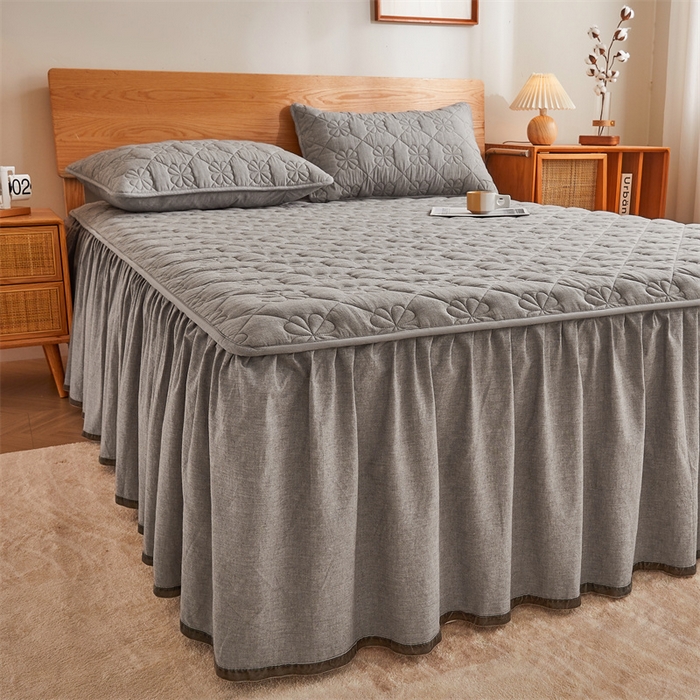 91家纺网 家纺一手货源 找家纺 3C 2024新款全棉水洗棉夹棉床裙-四叶草系列 四叶草-烟雾灰