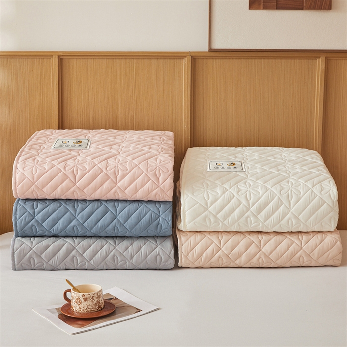 91家纺网 家纺一手货源 找家纺 3C 2025新款A类幸运花防水隔脏床笠 组合图