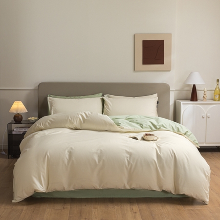 91家纺网 家纺一手货源 找家纺 典曼家纺 2025新品A类长绒棉纯色双拼四件套 奶昔白+清风绿