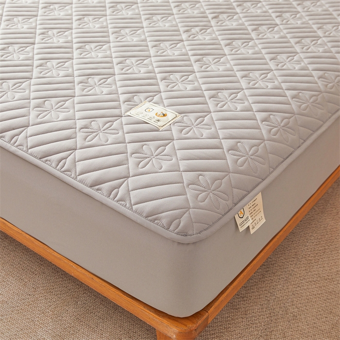 91家纺网 家纺一手货源 找家纺 3C 2025新款A类幸运花防水隔脏床笠 幸运花-云雾灰