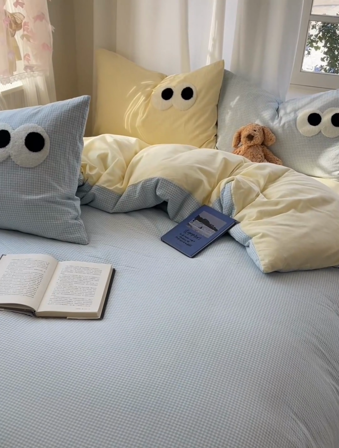 91家纺网 家纺一手货源 找家纺 2025新款A类亲肤舒适软糯云柔水洗棉大眼睛毛巾绣混搭格子撞色系列四件套 大眼奶黄小蓝格2