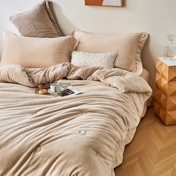 91家纺网 家纺一手货源 找家纺 法芙娜 2025新款牛奶绒懒人被 米色