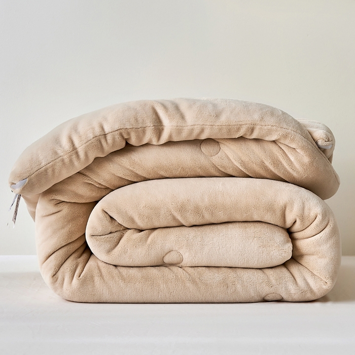 91家纺网 家纺一手货源 找家纺 法芙娜 2025新款牛奶绒懒人被 米色