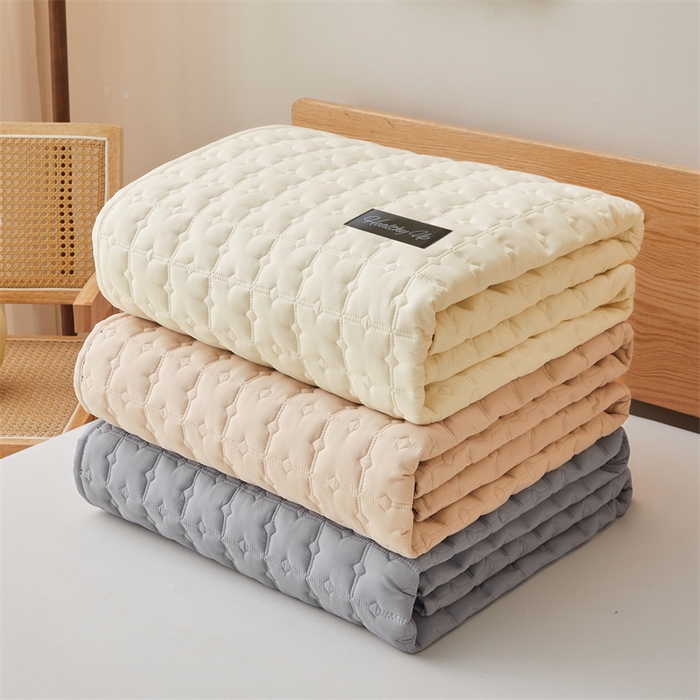 91家纺网 家纺一手货源 找家纺 3C 2025新款A类时尚格防水隔脏床笠 组合图