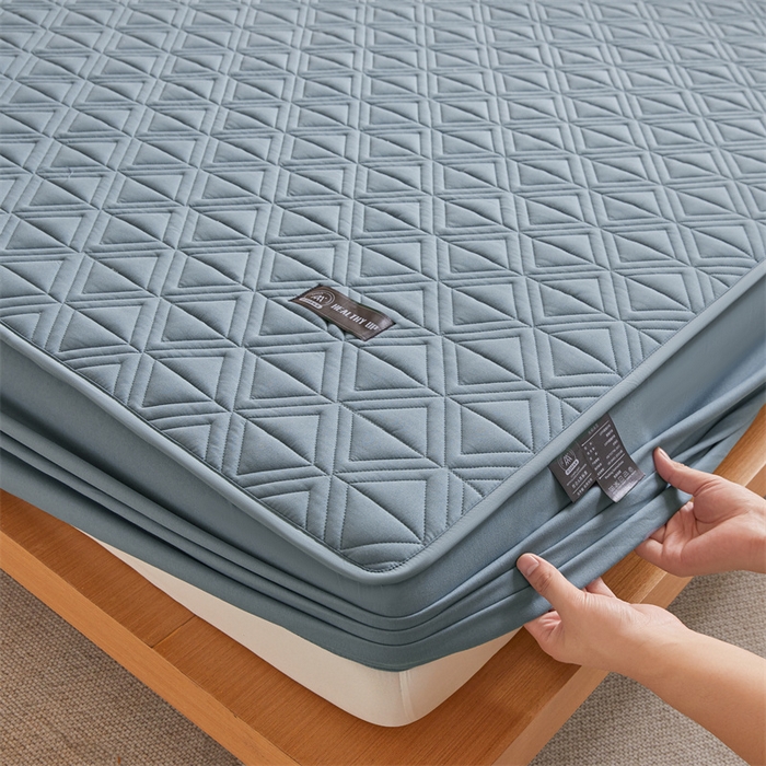 91家纺网 家纺一手货源 找家纺 3C 2025新款A类三角格防水隔脏床笠 三角格-海洋蓝