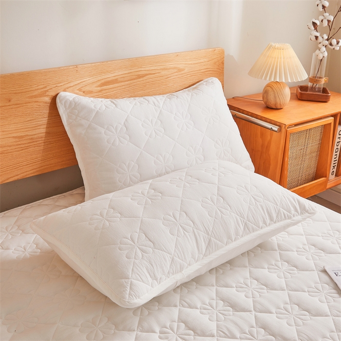 91家纺网 家纺一手货源 找家纺 3C 2024新款全棉水洗棉夹棉床裙-四叶草系列 四叶草-云朵白