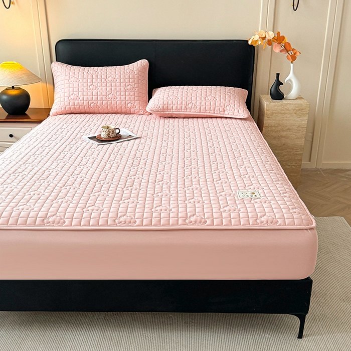 91家纺网 家纺一手货源 找家纺 3C 2025新款A类亲肤夹棉床笠-小云朵 小云朵 胭脂粉