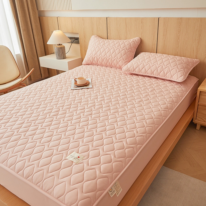 91家纺网 家纺一手货源 找家纺 3C 2025新款A类菱形格防水隔脏床笠-卡诺 卡诺-柔粉