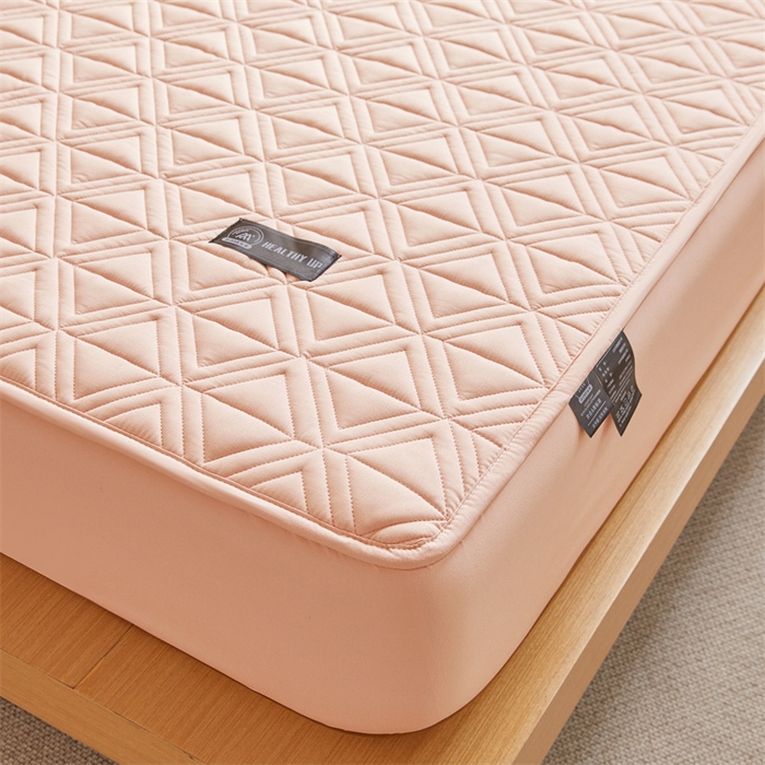 91家纺网 家纺一手货源 找家纺 3C 2025新款A类三角格防水隔脏床笠 三角格-嫩粉色