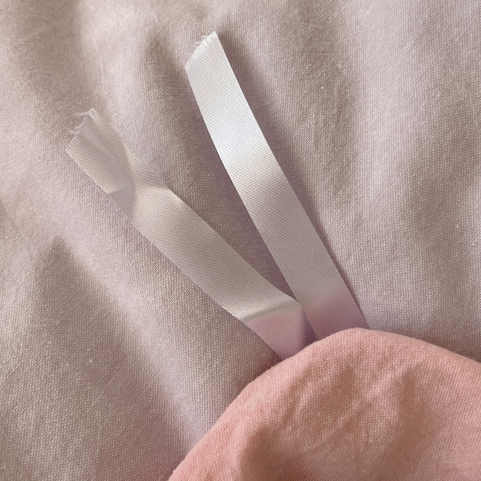 91家纺网 家纺一手货源 找家纺 2025新款A类亲肤舒适软糯云柔水洗棉大眼睛毛巾绣混搭格子撞色系列四件套 大眼葡萄粉桃