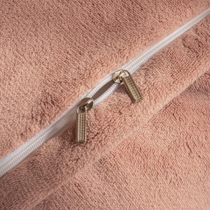 91家纺网 家纺一手货源 找家纺 法芙娜 2025新款牛奶绒被套毯 豆沙粉