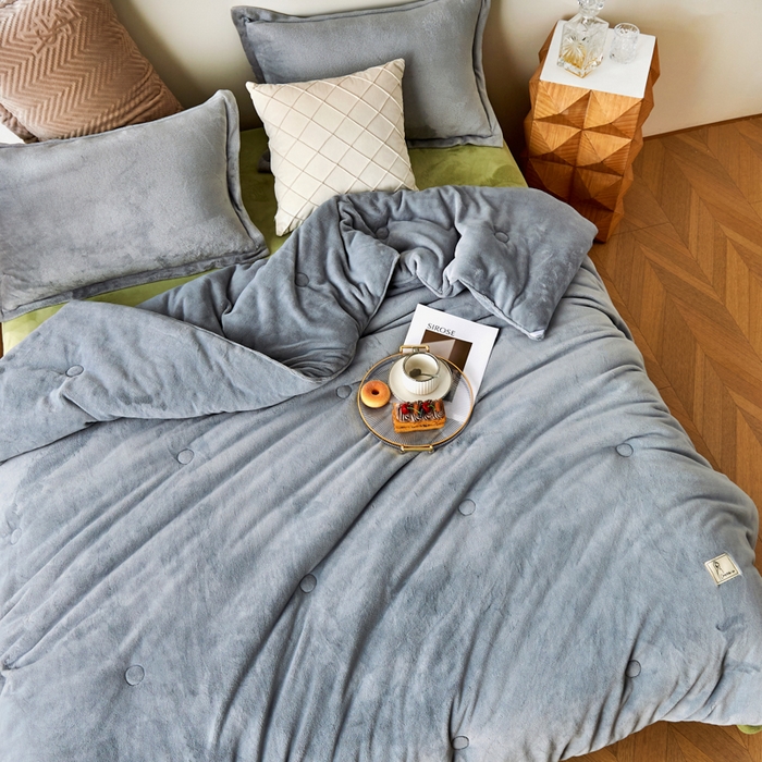 91家纺网 家纺一手货源 找家纺 法芙娜 2025新款牛奶绒懒人被 灰色