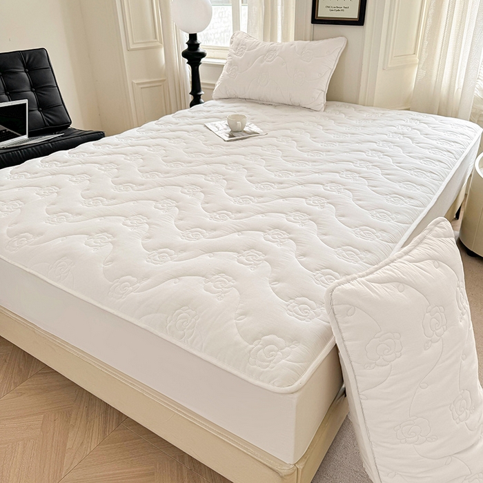 91家纺网 家纺一手货源 找家纺 3C 2024新款全棉水洗棉夹棉玫瑰床笠-花语系列 花语 奶昔白