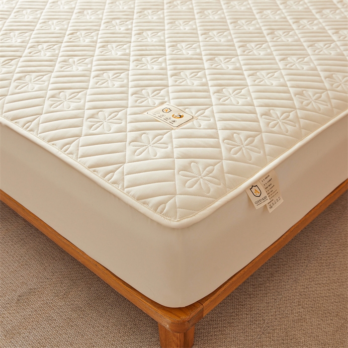 91家纺网 家纺一手货源 找家纺 3C 2025新款A类幸运花防水隔脏床笠 幸运花-奶油白