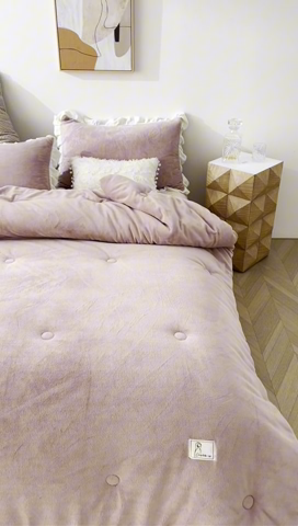 91家纺网 家纺一手货源 找家纺 法芙娜 2025新款牛奶绒懒人被 粉色