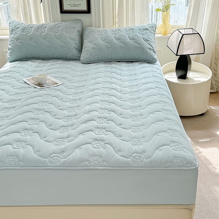 91家纺网 家纺一手货源 找家纺 3C 2024新款全棉水洗棉夹棉玫瑰床笠-花语系列 花语 婴儿蓝