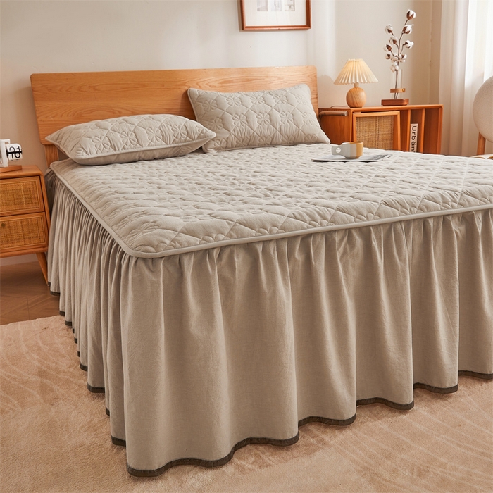 91家纺网 家纺一手货源 找家纺 3C 2024新款全棉水洗棉夹棉床裙-四叶草系列 四叶草-浅卡其