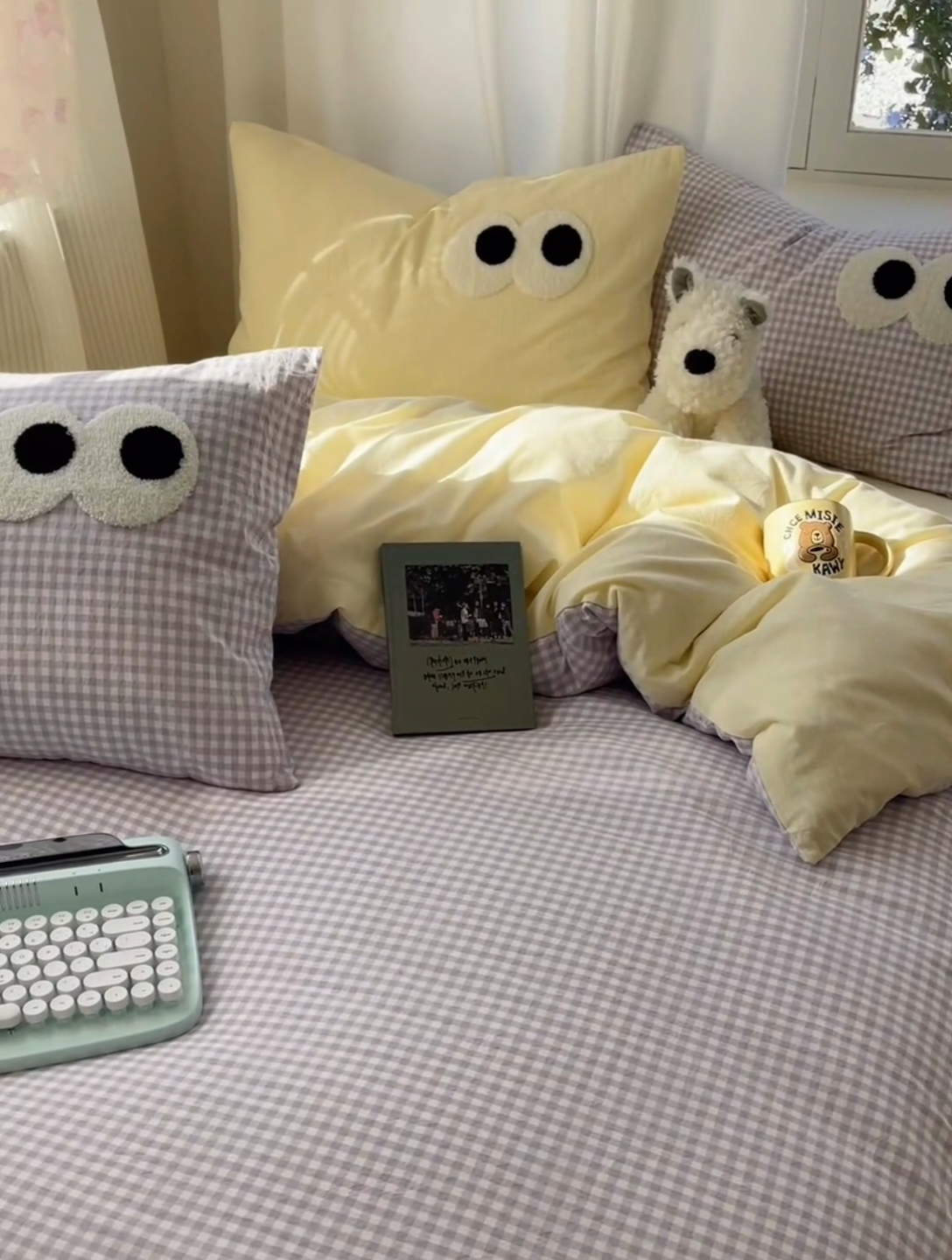 91家纺网 家纺一手货源 找家纺 2025新款A类亲肤舒适软糯云柔水洗棉大眼睛毛巾绣混搭格子撞色系列四件套 大眼紫小格奶黄