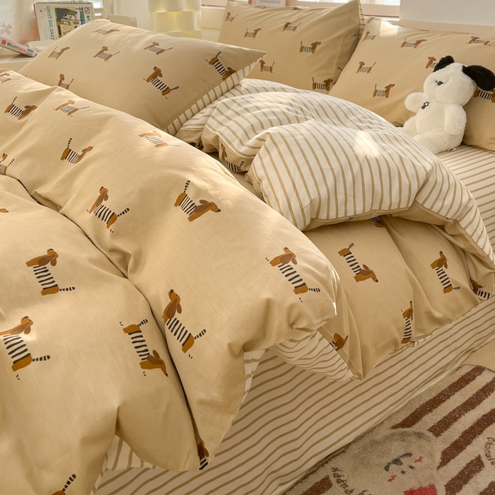 91家纺网 家纺一手货源 找家纺 2025新款全棉卡通小清新系列四件套 腊肠狗