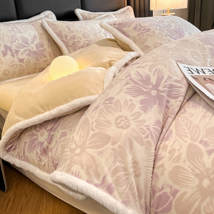 91家纺网 家纺一手货源 找家纺 畅畅家纺 2025新款兔毛绒大包边雕花牛奶绒绒四件套 梵花-紫金