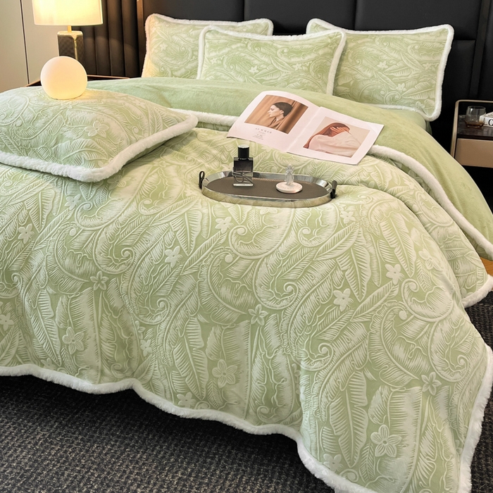 91家纺网 家纺一手货源 找家纺 畅畅家纺 2025新款兔毛绒大包边雕花牛奶绒绒四件套 叶语-绿