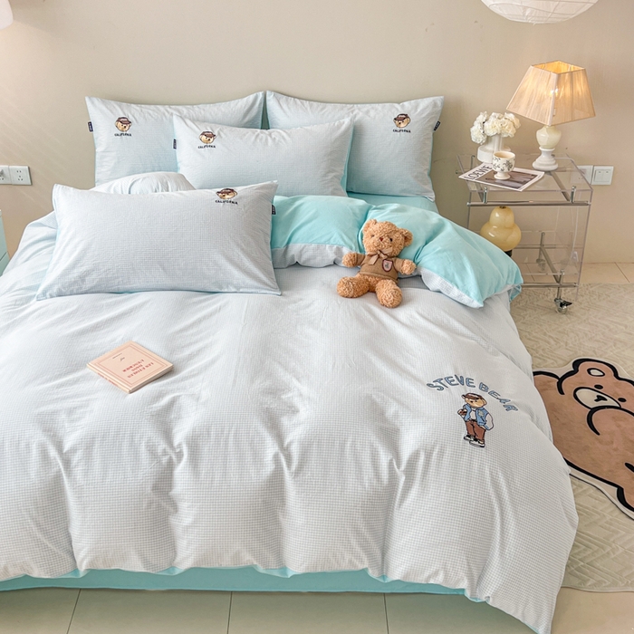 91家纺网 家纺一手货源 找家纺 2025新款A类全棉色织水洗棉可爱小熊刺绣四件套 小熊先生-天空蓝