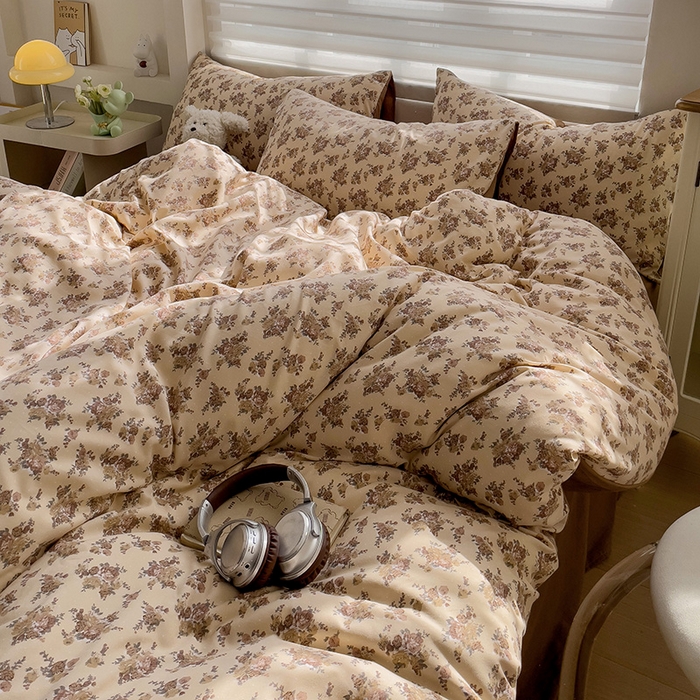 91家纺网 家纺一手货源 找家纺 娜娜2025新款A类针织双层纱印花四件套 小苍兰