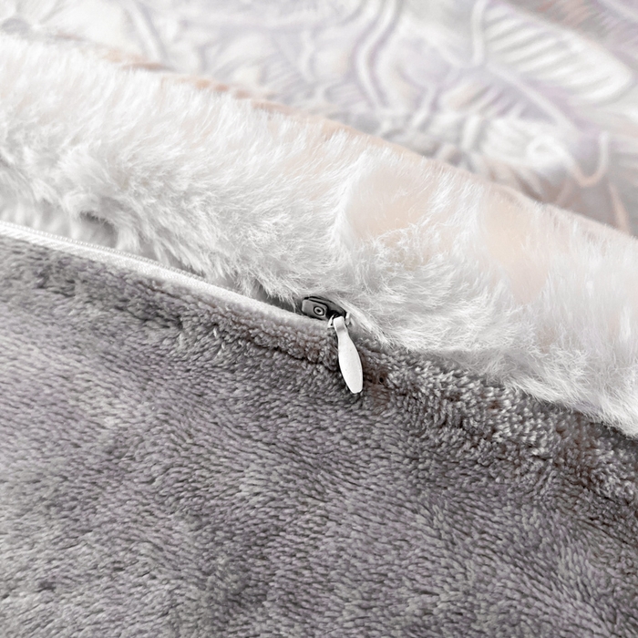 91家纺网 家纺一手货源 找家纺 畅畅家纺 2025新款兔毛绒大包边雕花牛奶绒绒四件套 叶语-灰
