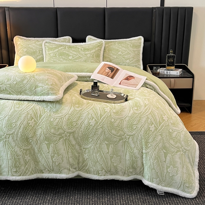 91家纺网 家纺一手货源 找家纺 畅畅家纺 2025新款兔毛绒大包边雕花牛奶绒绒四件套 叶语-绿