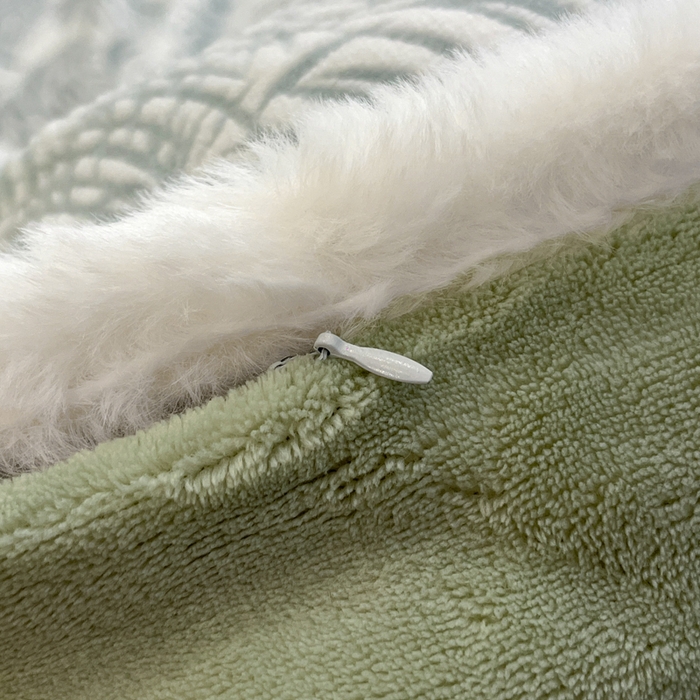 91家纺网 家纺一手货源 找家纺 畅畅家纺 2025新款兔毛绒大包边雕花牛奶绒绒四件套 森林奇境-绿