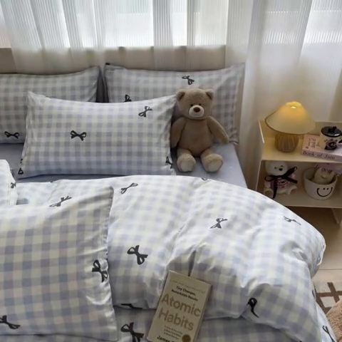 91家纺网 家纺一手货源 找家纺 雅居纺家纺 2025新款全棉小清新四件套 蓝格子蝴蝶结