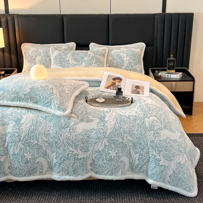 91家纺网 家纺一手货源 找家纺 畅畅家纺 2025新款兔毛绒大包边雕花牛奶绒绒四件套 香缇娜-蓝