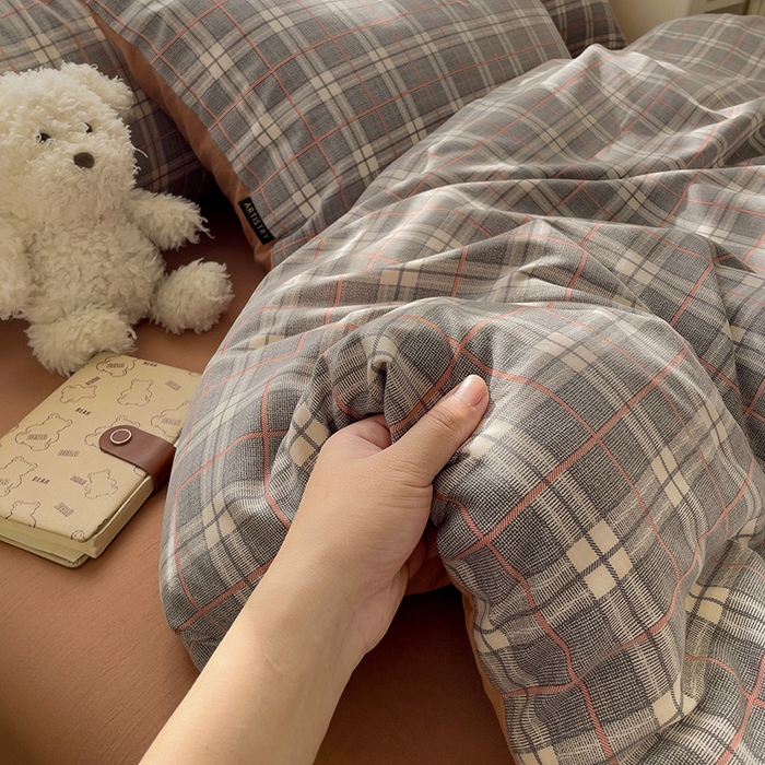 91家纺网 家纺一手货源 找家纺 娜娜2025新款A类针织双层纱印花四件套 格子先生-灰