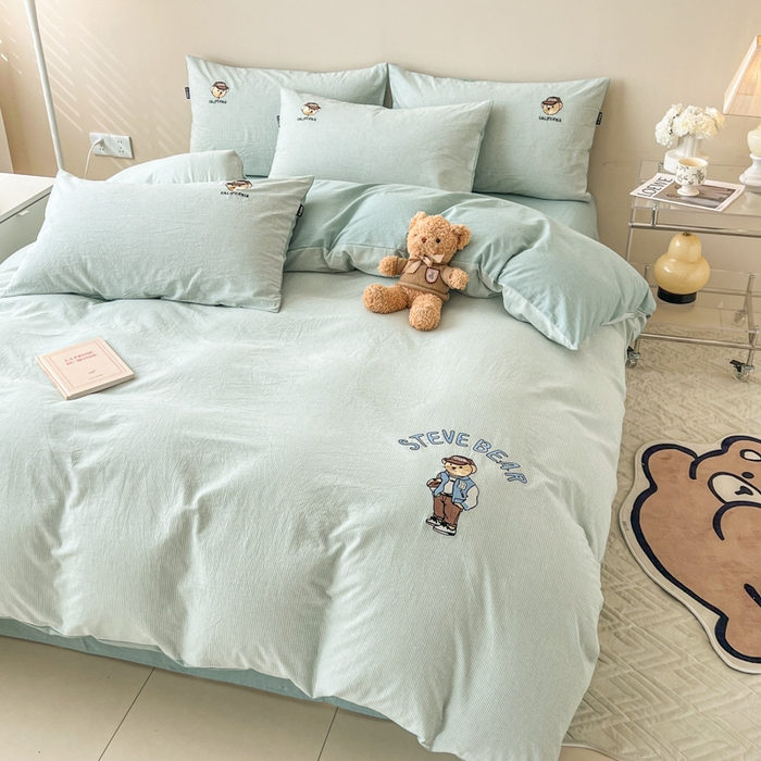 91家纺网 家纺一手货源 找家纺 2025新款A类全棉色织水洗棉可爱小熊刺绣四件套 小熊先生-条纹蓝