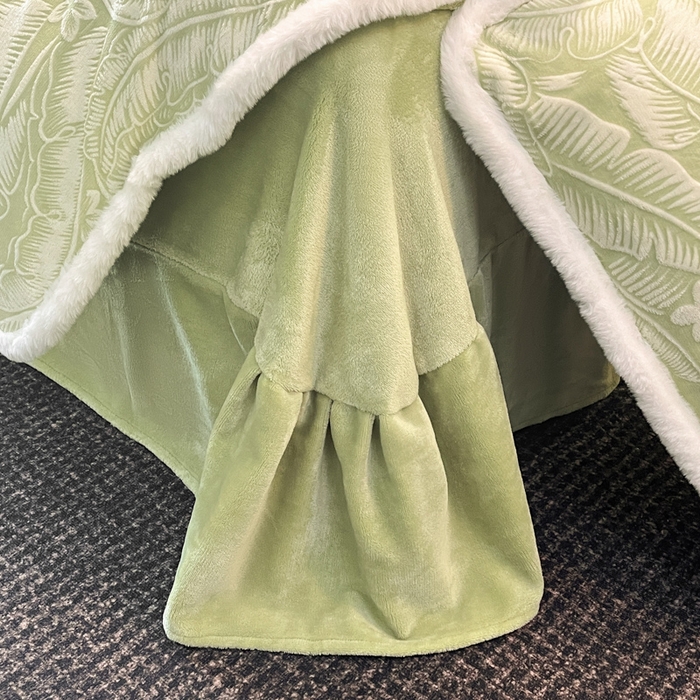 91家纺网 家纺一手货源 找家纺 畅畅家纺 2025新款兔毛绒大包边雕花牛奶绒绒四件套 叶语-绿