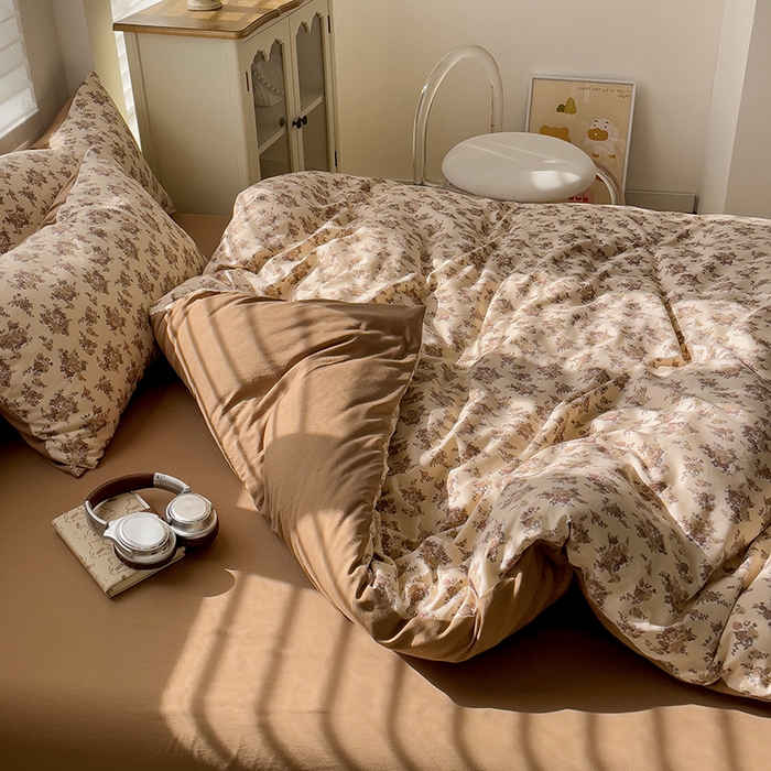 91家纺网 家纺一手货源 找家纺 娜娜2025新款A类针织双层纱印花四件套 小苍兰