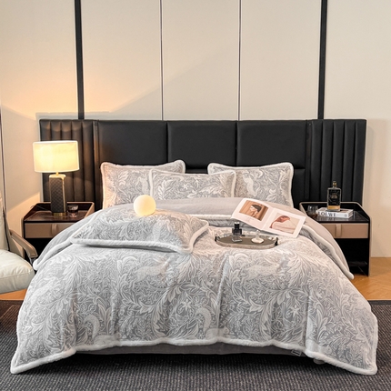 91家纺网 家纺一手货源 找家纺 畅畅家纺 2025新款兔毛绒大包边雕花牛奶绒绒四件套 香缇娜-灰