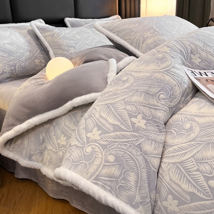畅畅家纺 2025新款兔毛绒大包边雕花牛奶绒绒四件套 叶语-灰