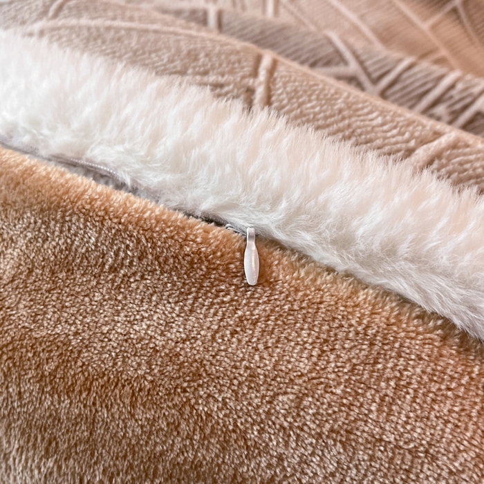 91家纺网 家纺一手货源 找家纺 畅畅家纺 2025新款兔毛绒大包边雕花牛奶绒绒四件套 江南-卡其