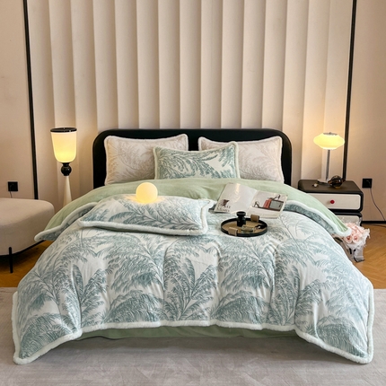 91家纺网 家纺一手货源 找家纺 畅畅家纺 2025新款兔毛绒大包边雕花牛奶绒绒四件套 森林奇境-绿