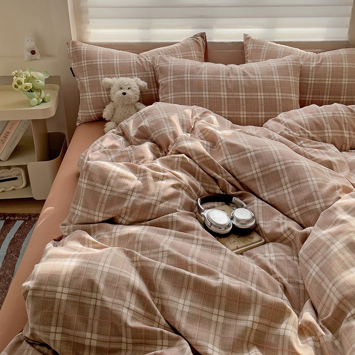 91家纺网 家纺一手货源 找家纺 娜娜2025新款A类针织双层纱印花四件套 格子先生-咖