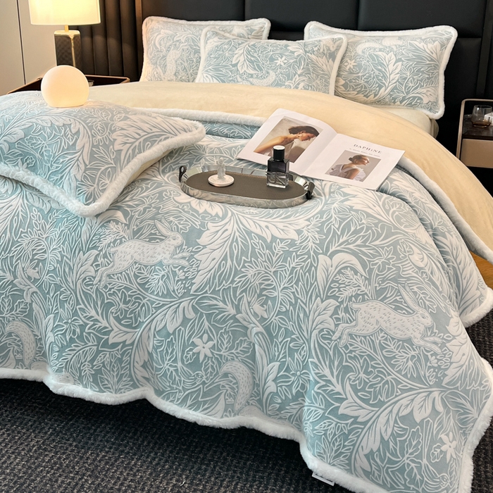 91家纺网 家纺一手货源 找家纺 畅畅家纺 2025新款兔毛绒大包边雕花牛奶绒绒四件套 香缇娜-蓝