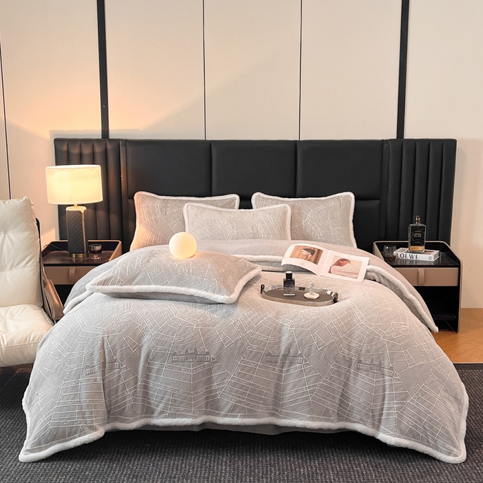 91家纺网 家纺一手货源 找家纺 畅畅家纺 2025新款兔毛绒大包边雕花牛奶绒绒四件套 江南-灰