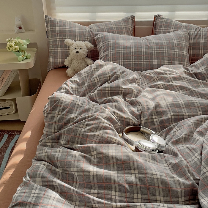 91家纺网 家纺一手货源 找家纺 娜娜2025新款A类针织双层纱印花四件套 格子先生-灰