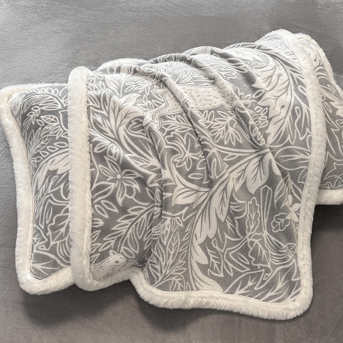 91家纺网 家纺一手货源 找家纺 畅畅家纺 2025新款兔毛绒大包边雕花牛奶绒绒四件套 香缇娜-灰