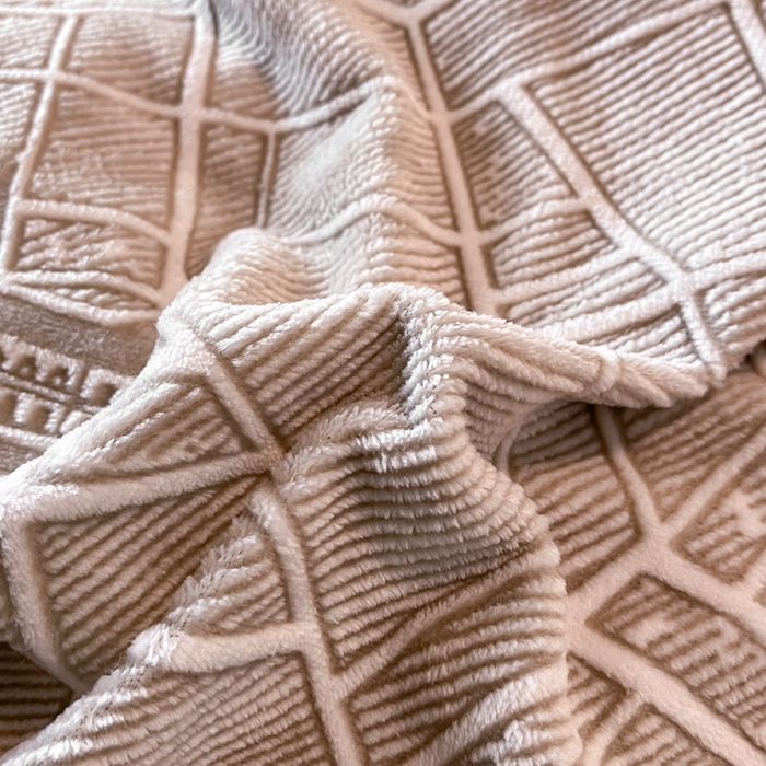 91家纺网 家纺一手货源 找家纺 畅畅家纺 2025新款兔毛绒大包边雕花牛奶绒绒四件套 江南-卡其